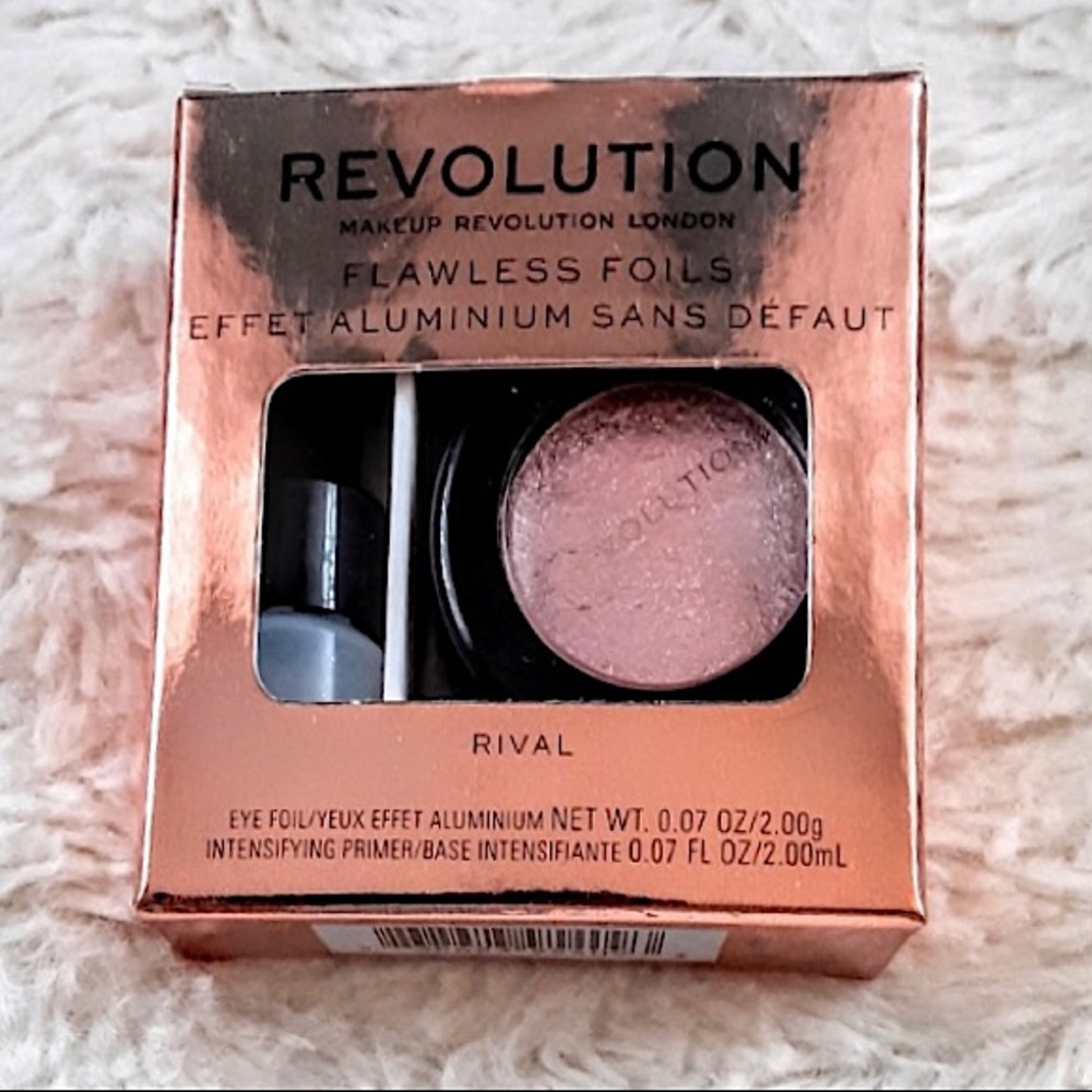 Makeup Revolution Flawless Foils in Rival NIB